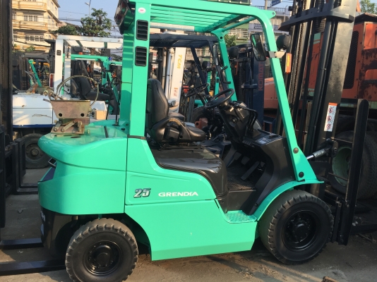 รถยกมิตซูบิชิ รุ่นล่าสุด น้ำหนักยก 2.5 ตัน เสาสูง 4 เมตร แผงงาสไลด์ เสาสูง 4 เมตร เครื่องเบนซินติดแก๊สเรียบร้อย