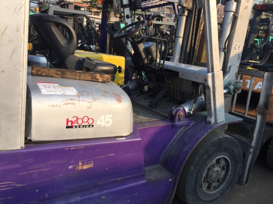 รถยก 4.5 ตัน เสาสูง 3 เมตร เครื่องดีเซล เกียร์ออโต้ รถยก 4.5 ตัน เสาสูง 3 เมตร เครื่องดีเซล เกียร์ออโต้