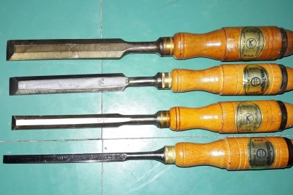 ขายสิ่วสวีเดน1ชุด4ด้าม ตราเหรียญทอง ตรานกนางนวล Made in Sweden.