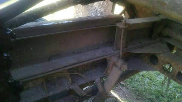 รถอีซุซุ 6 ล้อดั้ม KS11 - เปลื่ยนเครื่อง 100 แรงม้า.  ปี 38.    สนใจติดต่อ  081 - 6079515