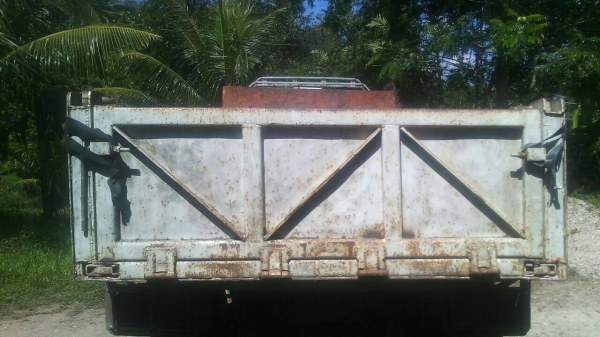 รถอีซุซุ 6 ล้อดั้ม KS11 - เปลื่ยนเครื่อง 100 แรงม้า.  ปี 38.    สนใจติดต่อ  081 - 6079515