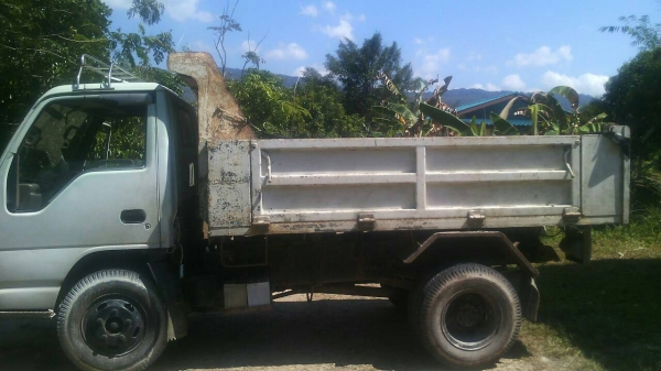 รถอีซุซุ 6 ล้อดั้ม KS11 - เปลื่ยนเครื่อง 100 แรงม้า.  ปี 38.    สนใจติดต่อ  081 - 6079515