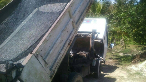 รถอีซุซุ 6 ล้อดั้ม KS11 - เปลื่ยนเครื่อง 100 แรงม้า.  ปี 38.    สนใจติดต่อ  081 - 6079515