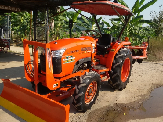 หาชื้อรถไถคูโบต้า L3608 เชิณมาหาเราครับ มีไบมีดตราช้าง1อัน โลตาลีตราช้าง1อัน สวยๆเดิมๆ มีทะเบียนพร้อม ขายใน  ราคา295000บาท รถอยู่วังบัว คลองขลุง กำแพงเพชร    สนใจสอบุถามได้ที่081 3655997 อำพร  พาเจริญ  ราคาต่อรองได้อีกนะครับ