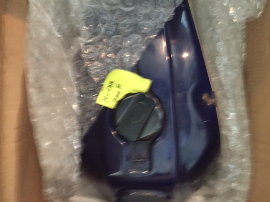 ถังน้ำมัน 1983 Honda CB1100F Bol D'or มือสอง