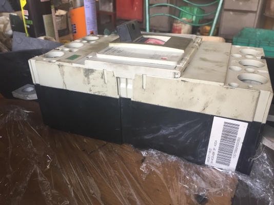 ขายเบรกเกอร์ mitsubishi 400A สภาพดีใช้งานได้ครับ