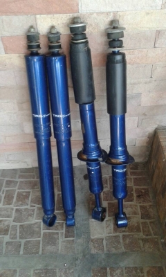 ขาย โช๊ค Fortuner 2ชุดครับ