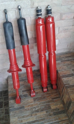 ขาย โช๊ค Fortuner 2ชุดครับ