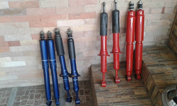 ขาย โช๊ค Fortuner 2ชุดครับ