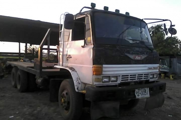 ขาย 615,000 รถเทนเลอร์Hino2 เพลา เครื่อง EM100-220 แรง มีสโลว์กลาง หัวบาง ยางดี คัสชีสวยรถพร้อมใช้ เล่มทะเบียนพร้อมโอน 090-772-3710 090-772-3708