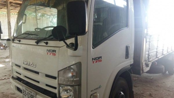 หกล้อ อีซูซุ NQR175ปี56 แอร์ พ.เวอร์ ช่วงยาว5.50ม สภาพดีสวยบางเดิมพร้อมใช้ เล่มทะเบียนพร้อมโอน หกล้อ อีซูซุ NQR175ปี56 แอร์ พ.เวอร์ ช่วงยาว5.50ม สภาพดีสวยบางเดิมพร้อมใช้ เล่มทะเบียนพร้อมโอน