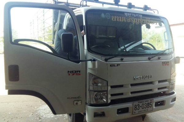 หกล้อ อีซูซุ NQR175ปี56 แอร์ พ.เวอร์ ช่วงยาว5.50ม สภาพดีสวยบางเดิมพร้อมใช้ เล่มทะเบียนพร้อมโอน