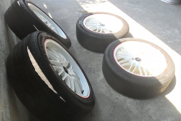 ล้อแม็ก17นิ้ว4รู100 พร้อมยาง สวยๆ 4 ล้อ ราคา 6750 บาท