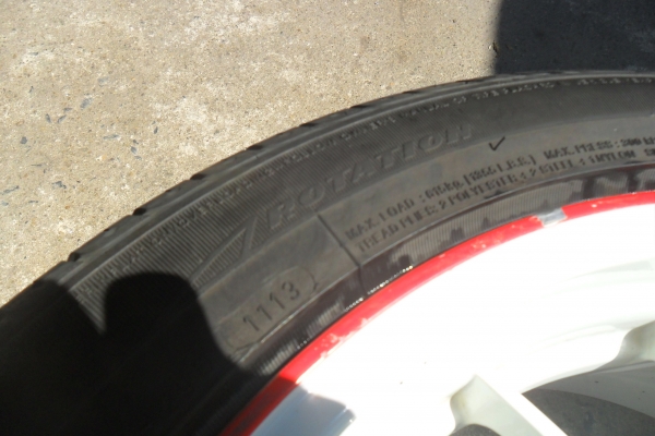 ล้อแม็ก17นิ้ว4รู100 พร้อมยาง สวยๆ 4 ล้อ ราคา 6750 บาท