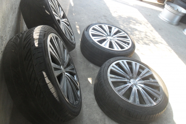 ล้อแม็ก18นิ้ว5รู100/114 พร้อมยาง สวยๆ 4 ล้อ ลดราคาเหลือ 6900 บาท