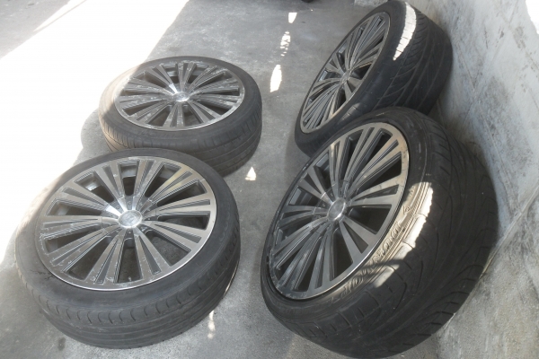 ล้อแม็ก18นิ้ว5รู100/114 พร้อมยาง สวยๆ 4 ล้อ ลดราคาเหลือ 6900 บาท