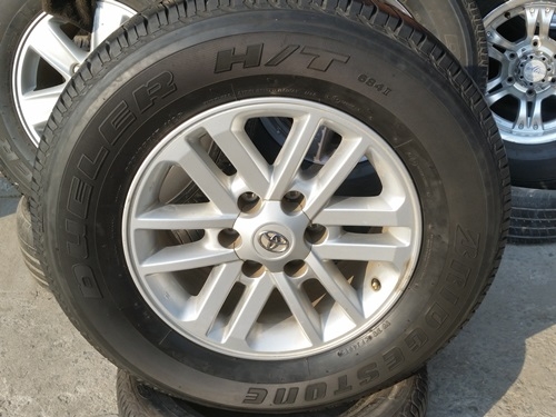 ขายล้อแม็ก TOYOTA Fortunner 17 ยาง265/65/17  4 ล้อ