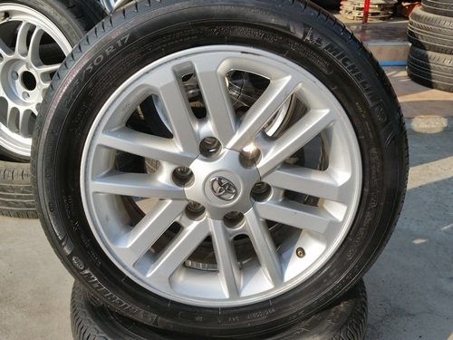 ขายล้อแม็ก TOYOTA Fortunner 17 ยาง225/50/17  4 ล้อ