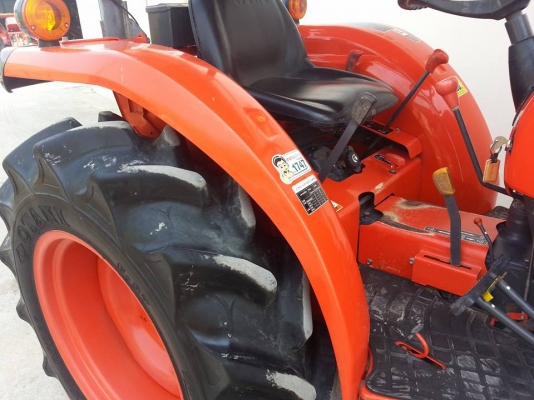 คูโบต้า L3608 4 WD ตัวเปล่า รถยึดส่งไม่ไหว ทำงาน 685 โมง ปี 2555