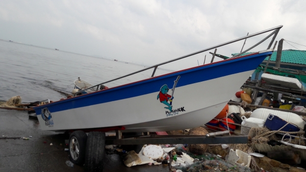 ขายเรือ17พร้อมเครื่อง9.9แรง 4 จังหวะ