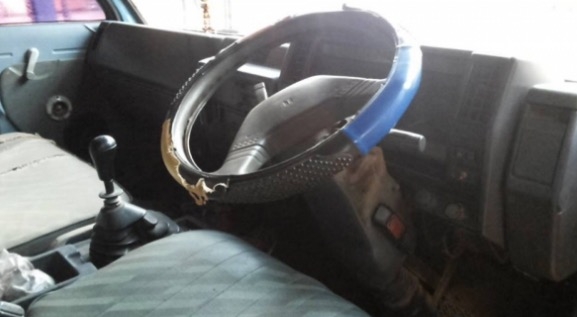 ISUZU NPR 115 HP 4BD1 รถบรรทุกหกล้อ กระบะเหล็กคอกไม้ความยาว 4.30 เมตรสภาพสวยดีพร้อมบรรทุกได้เลย เครื่องยนต์เทอร์โบแน่นแรงดีไม่มีแตกเยิ้ม ภายในเก๋งคอนโซลครบพร้อม พวงมาลัยเพาเวอร์ ช่วงล่างใหญ่คัชซีไม่แตกบวม ติด F หน้า F หลังครบพร้อม ยาง 8.25 ขอบ 16 สภาพดีปร ISUZU NPR 115 HP 4BD1 รถบรรทุกหกล้อ กระบะเหล็กคอกไม้ความยาว 4.30 เมตรสภาพสวยดีพร้อมบรรทุกได้เลย เครื่องยนต์เทอร์โบแน่นแรงดีไม่มีแตกเยิ้ม ภายในเก๋งคอนโซลครบพร้อม พวงมาลัยเพาเวอร์ ช่วงล่างใหญ่คัชซีไม่แตกบวม ติด F หน้า F หลังครบพร้อม ยาง 8.25 ขอบ 16 สภาพดีปร