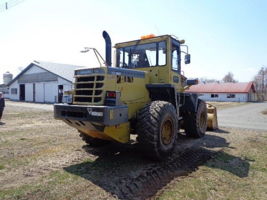 เปิดให้จองแล้ว !!!! KOMATSU WA300-3E กำลังเดินทางมาจากญี่ปุ่น สนใจโทร.090-986-2521 อ๊อบ