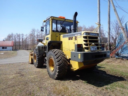 เปิดให้จองแล้ว !!!! KOMATSU WA300-3E กำลังเดินทางมาจากญี่ปุ่น สนใจโทร.090-986-2521 อ๊อบ
