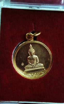 พระหลวงปู่ทิม วัดละหารไร่ เหรียญพระพุทธโสธร มีโค๊ด สวยเก่า