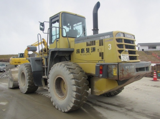 เปิดให้จองแล้ว !!!! KOMATSU WA300-3 กำลังเดินทางมาจากญี่ปุ่น สนใจโทร.090-986-2521 อ๊อบ