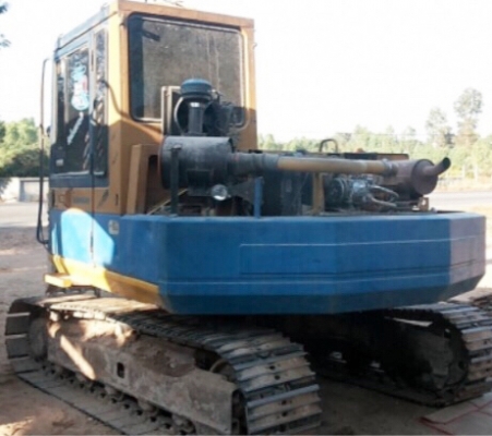 KOMATSU PC 80-3 เครื่องยนต์เดิมๆปั๊มเดิมสภาพดีพร้อมทำงานได้เลยครับ ภายในห้องเก๋งสะอาดสวย คอนโทรลยาว อุปกรณ์ภายในครบพร้อม ขับง่ายใช้งานได้เร็วดีไม่โหลดครับ ภายนอกบอดี้สวยๆ บูมอาร์มมีปะบ้างเล็กน้อยครับพร้อมใช้งานได้ดี ช่วงล่างแน่นเต็มดี เอวแน่น โรลเลอร์ใบแท