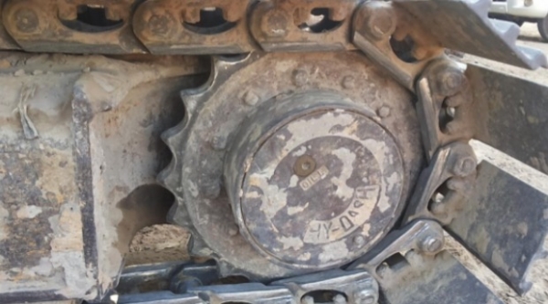 KOMATSU PC 80-3 เครื่องยนต์เดิมๆปั๊มเดิมสภาพดีพร้อมทำงานได้เลยครับ ภายในห้องเก๋งสะอาดสวย คอนโทรลยาว อุปกรณ์ภายในครบพร้อม ขับง่ายใช้งานได้เร็วดีไม่โหลดครับ ภายนอกบอดี้สวยๆ บูมอาร์มมีปะบ้างเล็กน้อยครับพร้อมใช้งานได้ดี ช่วงล่างแน่นเต็มดี เอวแน่น โรลเลอร์ใบแท