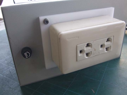 ขายหม้อแปลงปรับแรงดันไฟฟ้าแบบแกนหมุน(Variac) 0~260v ของ Toshiba Japan