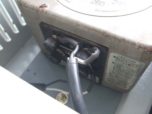 ขายหม้อแปลงปรับแรงดันไฟฟ้าแบบแกนหมุน(Variac) 0~260v ของ Toshiba Japan