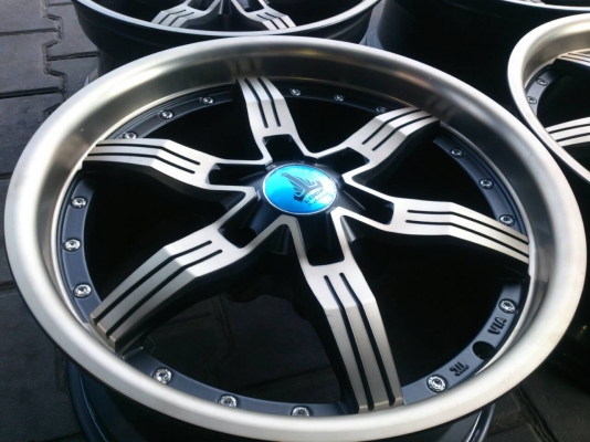 ขายแม็กใหม่ 6รู 139.7 กว้าง 8นิ้ว ขอบ17 หน้าตื้นหลังลึก จำนวน 4 วง