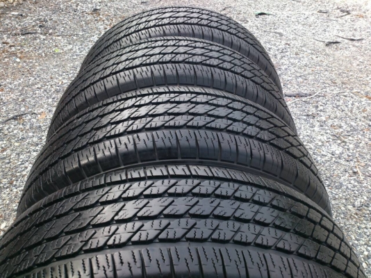 ขายแม็ก TOYOTA VIGO CHAMP ขอบ17 พร้อมยาง มิชลิน 265/65R17 ปลายปี12 สวยๆ จำนวน 1 ชุด พร้อมน๊อตแท้ 24 ตัว
