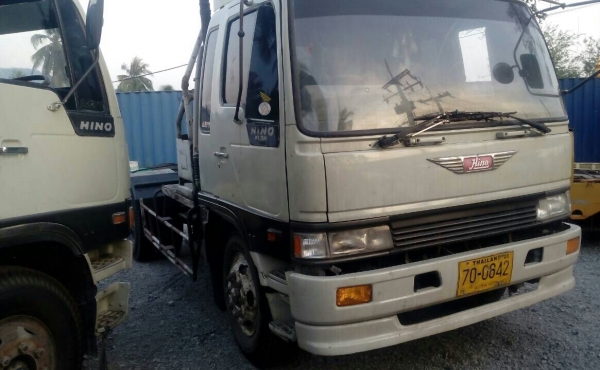 หัวลาก 6ล้อ ฮีโน่ FF3HNLA195 ห้างแท้ ปี39 สภาพดีสวยๆพร้อมใช้ มี 8หัว ราคาเบาๆหัวละ 455,000บ เล่มทะเบียนพร้อมโอน