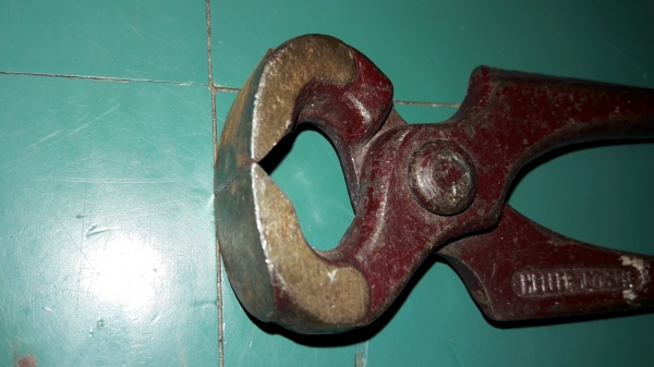 ขายคีมตัดตะปู ลวด มัดลวดงานเก่าขนาด8" HELLER Made in USA. ขายคีมตัดตะปู ลวด มัดลวดงานเก่าขนาด8" HELLER Made in USA.