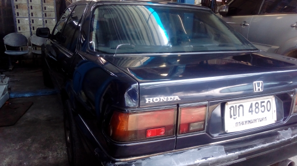 ขายรถเก๋ง Honda แอ๊คคอร์ด ปี88  35000 รถราคาถูกสภาพพร้อมใช้