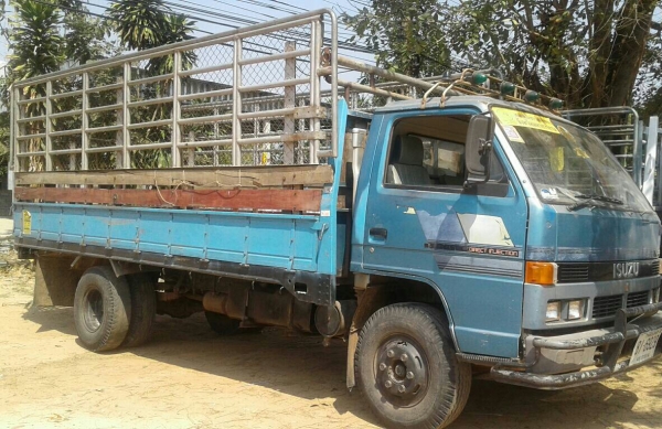 หกล้อ อีซูซุ NPR115ปี36เกียร์สั่น ช่วงยาว5ม สภาพสวยเดิมๆ เล่มทะเบียนพร้อมโอน