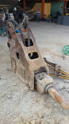 หัวเจาะกระแทก NPK 10 รุ่น 10XB ครบชุด ใช้กับ PC200