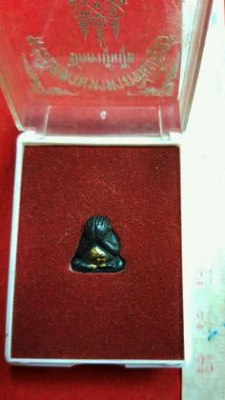 พระหลวงปู่ทิม วัดละหารไร่ ปิดตาปุ้มปุ้ย แท้เก่าเก็บ สวยตามกาลเวลา