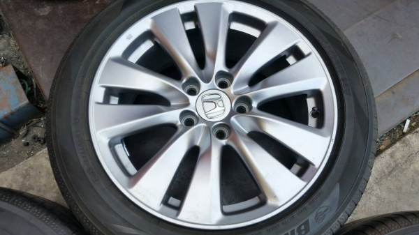 ขายล้อแม็กป้ายแดง Honda Accord G9 17 พร้อมยาง 225 55 17 สวยๆ