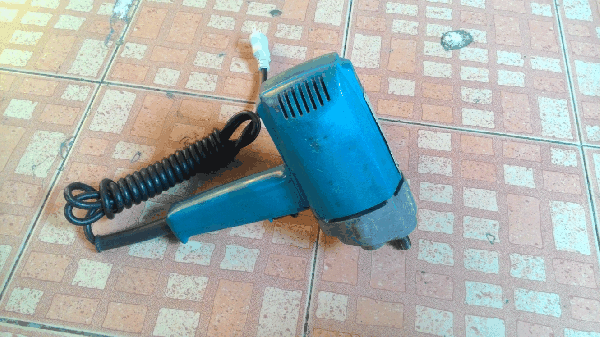 ขายด่วนเครื่องขัดสี Makita 9218B แท้\%