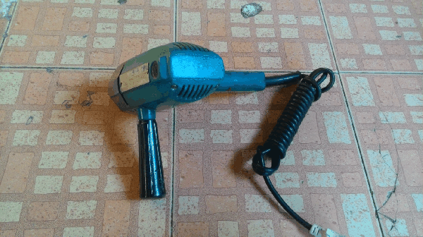 ขายด่วนเครื่องขัดสี Makita 9218B แท้\%