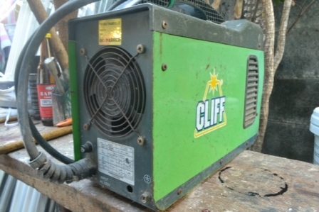 เครื่องเชื่อม CLIFF 205A