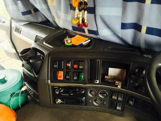 หัวลาก VOLVO  FM13  400แรง ปี 52 ราคา  2,350,000 บาท