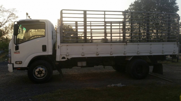 หกล้อ อีซูซุ NPR150ปี54ช่วงยาว5ม สภาพดีสวยรถใช้งานน้อย วิ่ง 180&times;&times;&times; กม รถพร้อมใช้งาน ทะเบียนพร้อมโอน