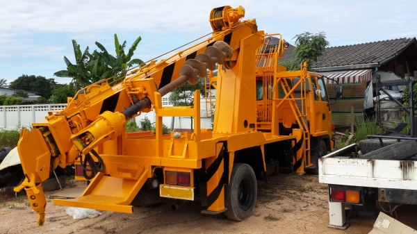 ขายรถเจาะสว่านสองคัน