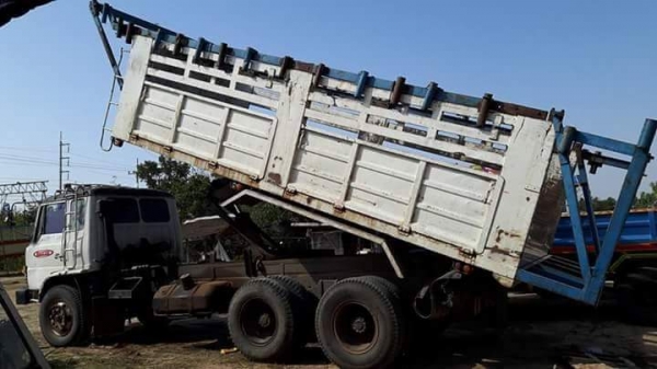 ขายดั้ม2เพลา F18 เครื่อง195แรง พาวเวอร์ ทิฟฟี่ เครื่องดีแคชซีสวย สภาพพร้อมใช้งาน เอกสารพร้อมโอน สนใจโทร 090-8588220คุณนะ 093-3258446คุณบิว หรือเข้าดูสินค้าอื่นๆได้ที่ www.truck.in.th/498 หรือเพจFacebook ณรงค์ ซื้อขายรถมือสอง (เว็บไซต์ส่วนตัว) หรือFacebook