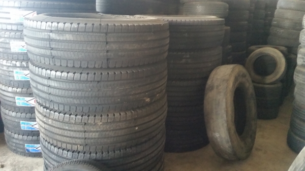 ยางรถบรรทุก สำหรับงานแบก